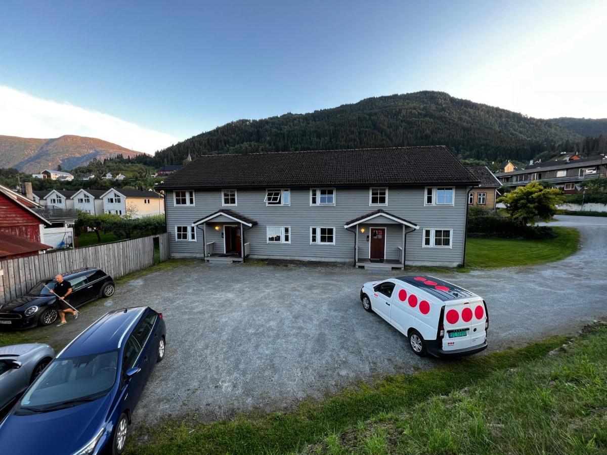 Hotel Privat Rom I Leilighet Sogndal Zewnętrze zdjęcie
